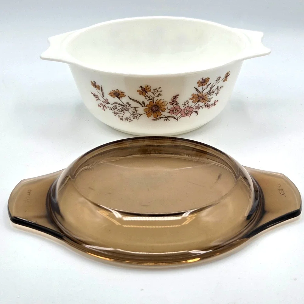 Vintage PYREX England Woodland Country Autumn Casserole Dish Amber with Lid